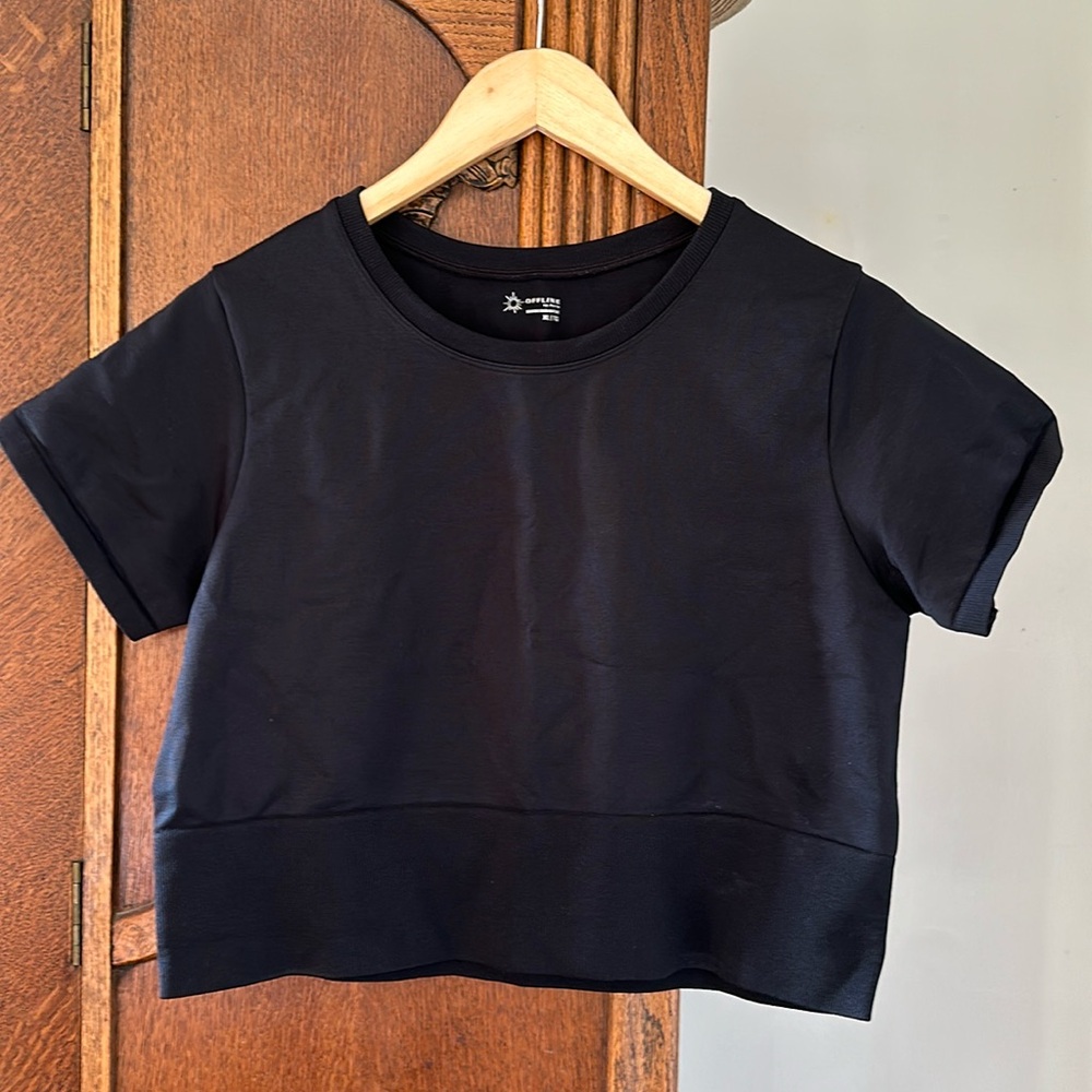 Black Seamless Cropped Crewneck Top